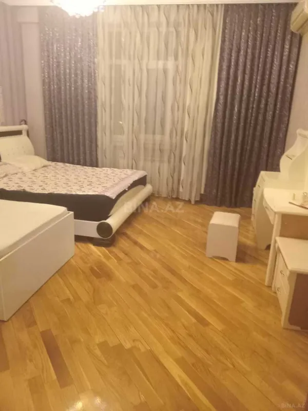 Satılır 2 otaqlı mənzil 105 m²