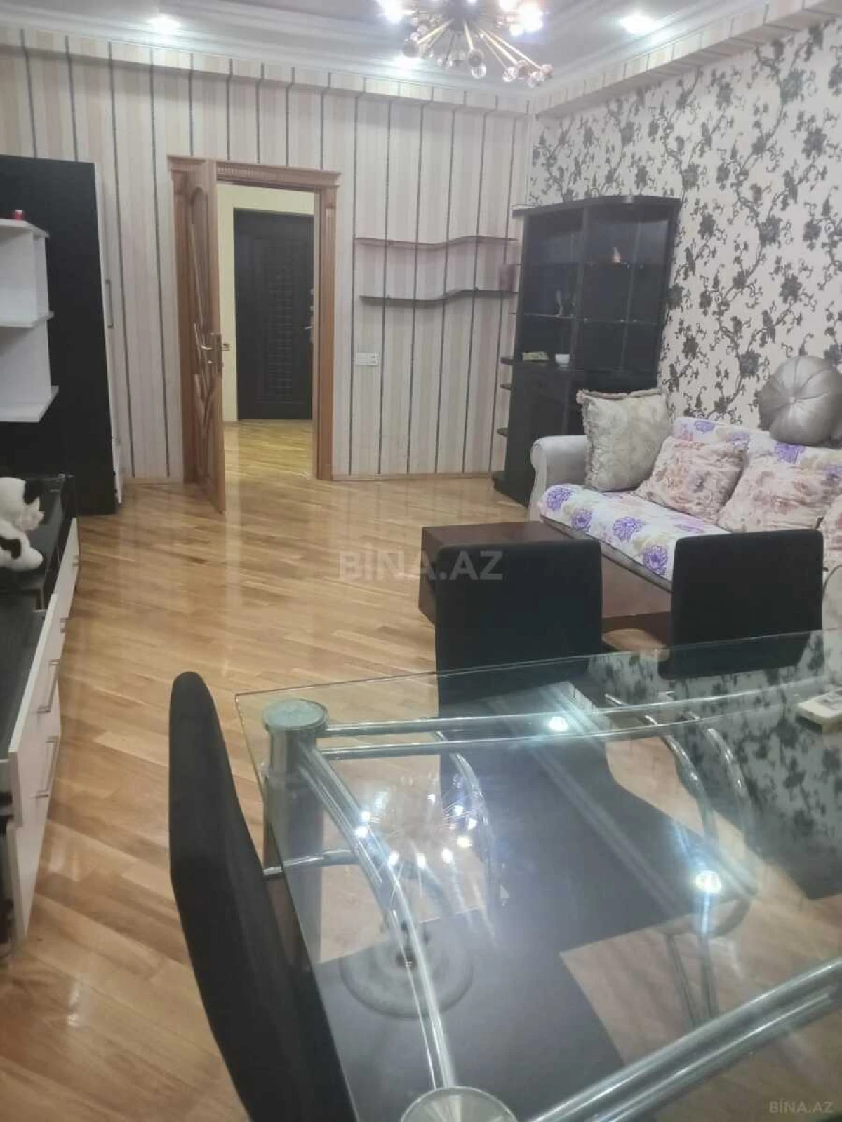 Satılır 2 otaqlı mənzil 105 m²