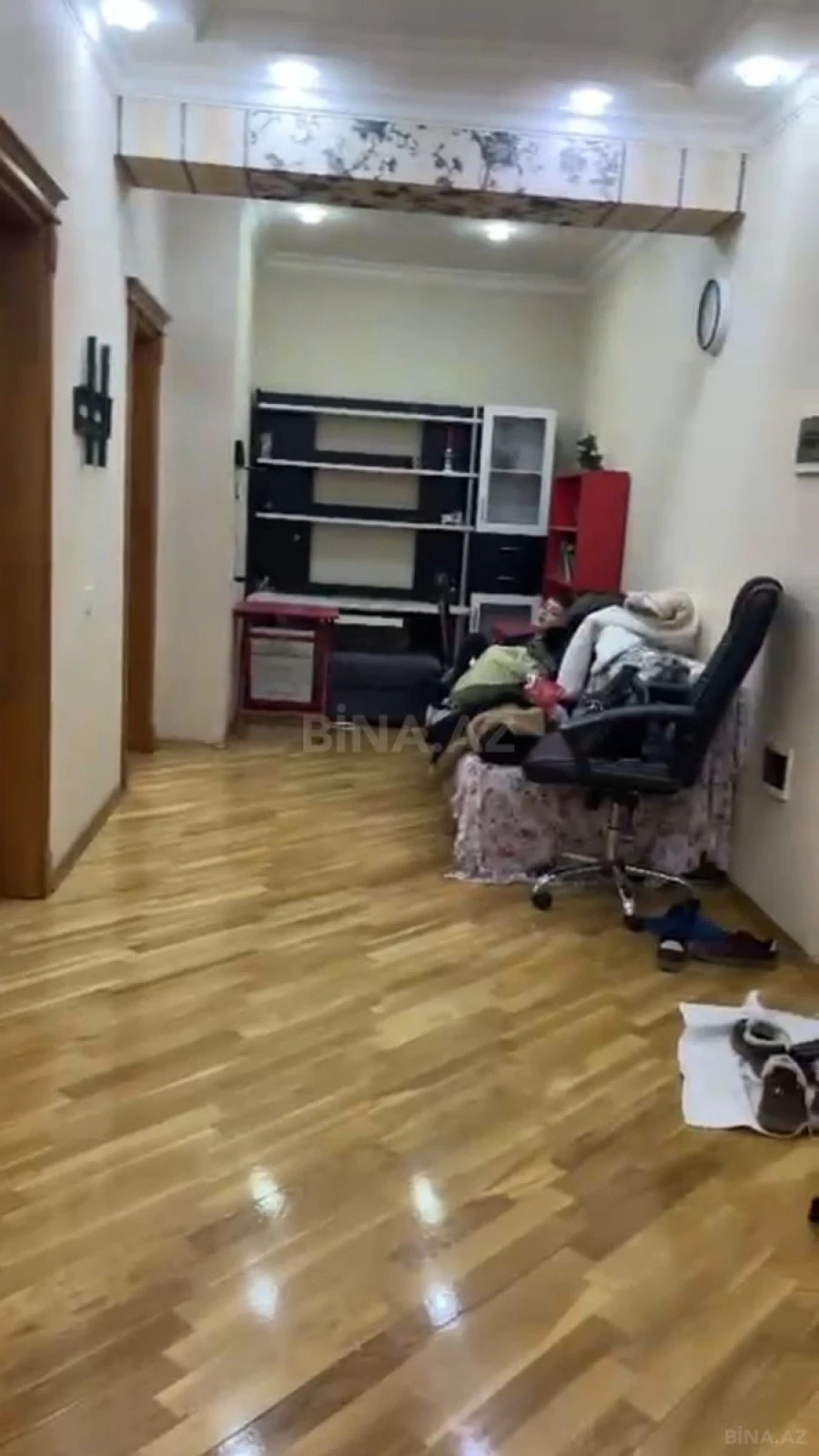 Satılır 2 otaqlı mənzil 105 m²