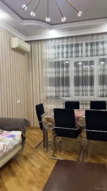 Satılır 2 otaqlı mənzil 105 m²