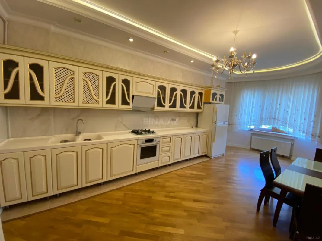 Kirayə verilir 3 otaqlı mənzil 120 m²