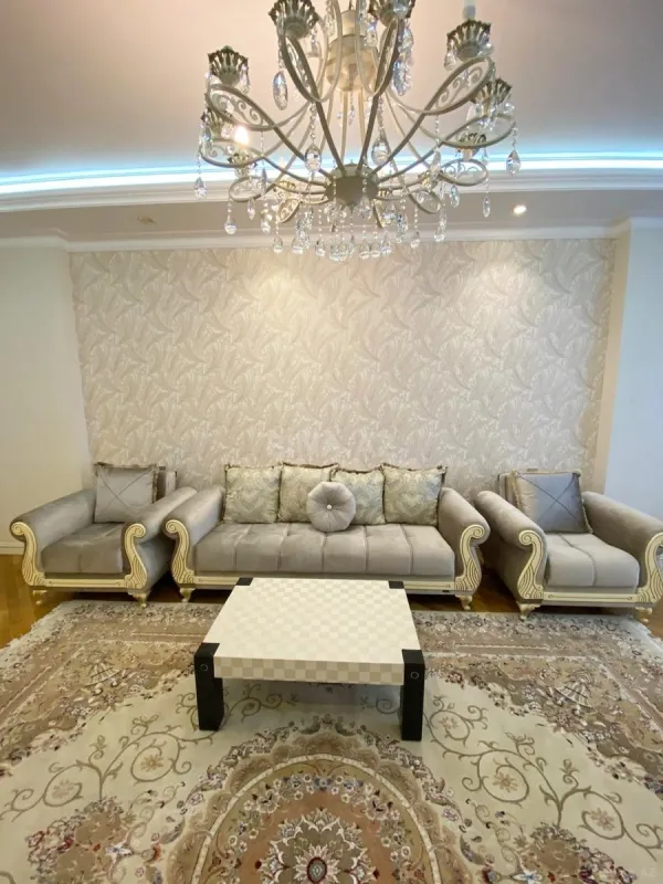 Kirayə verilir 3 otaqlı mənzil 120 m²