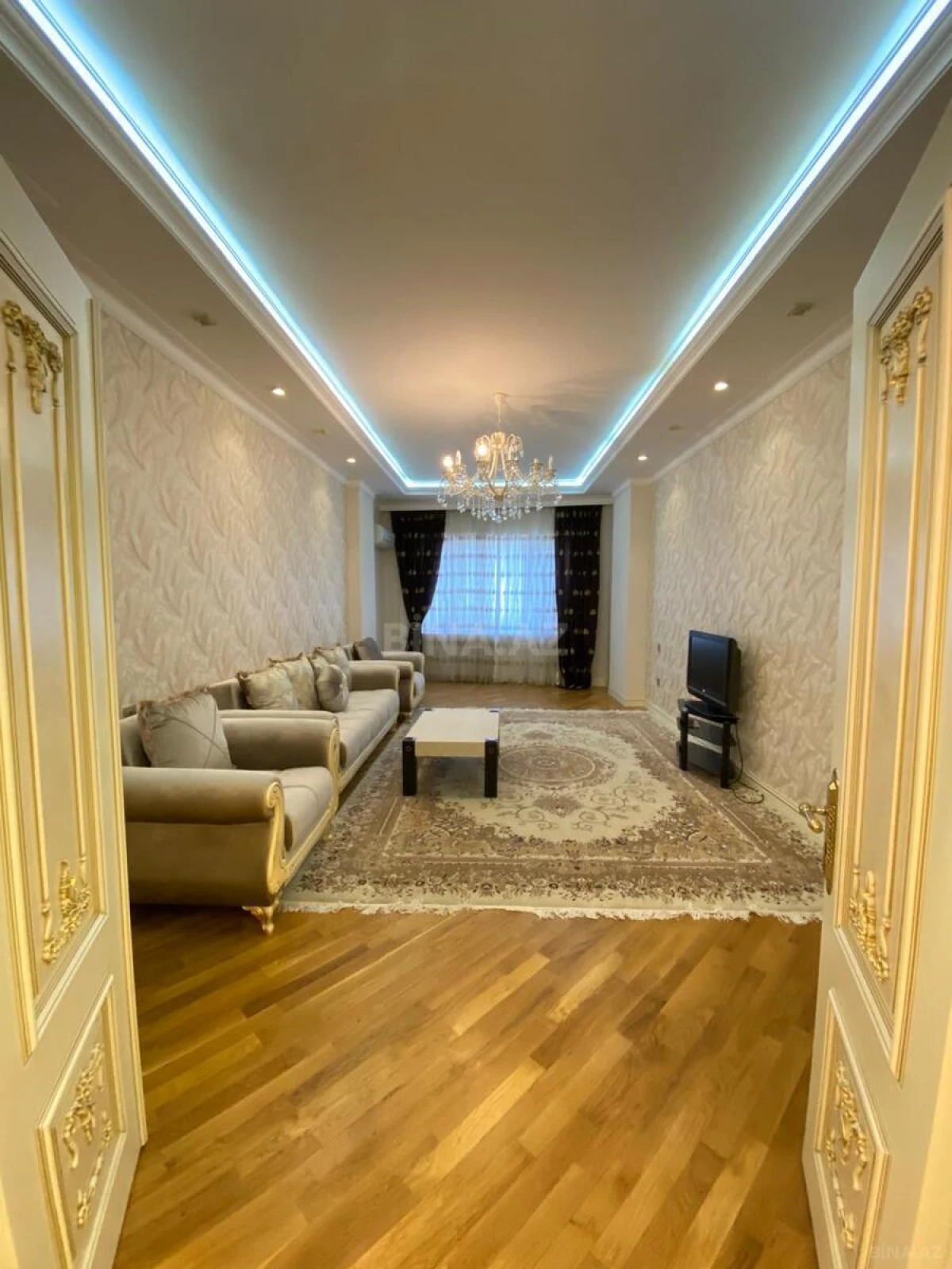 Kirayə verilir 3 otaqlı mənzil 120 m²