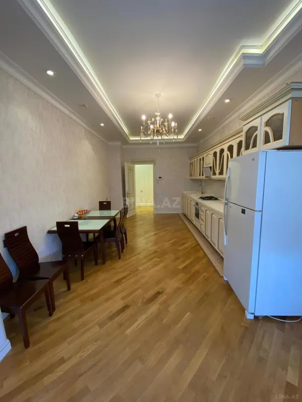 Kirayə verilir 3 otaqlı mənzil 120 m²