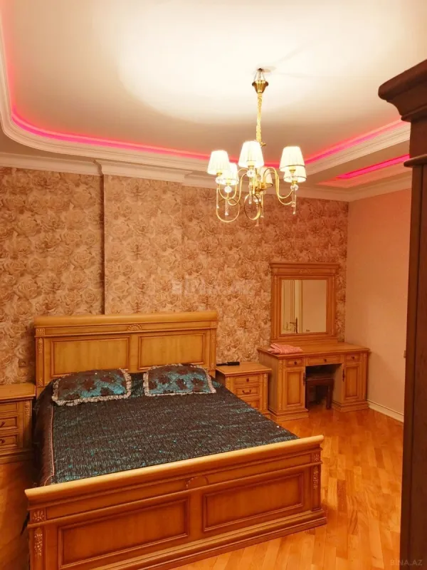 Kirayə verilir 3 otaqlı mənzil 120 m²