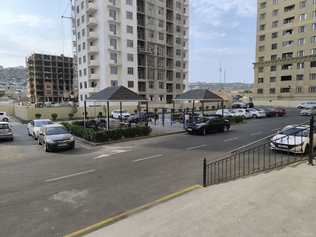 Satılır 2 otaqlı mənzil 65 m²