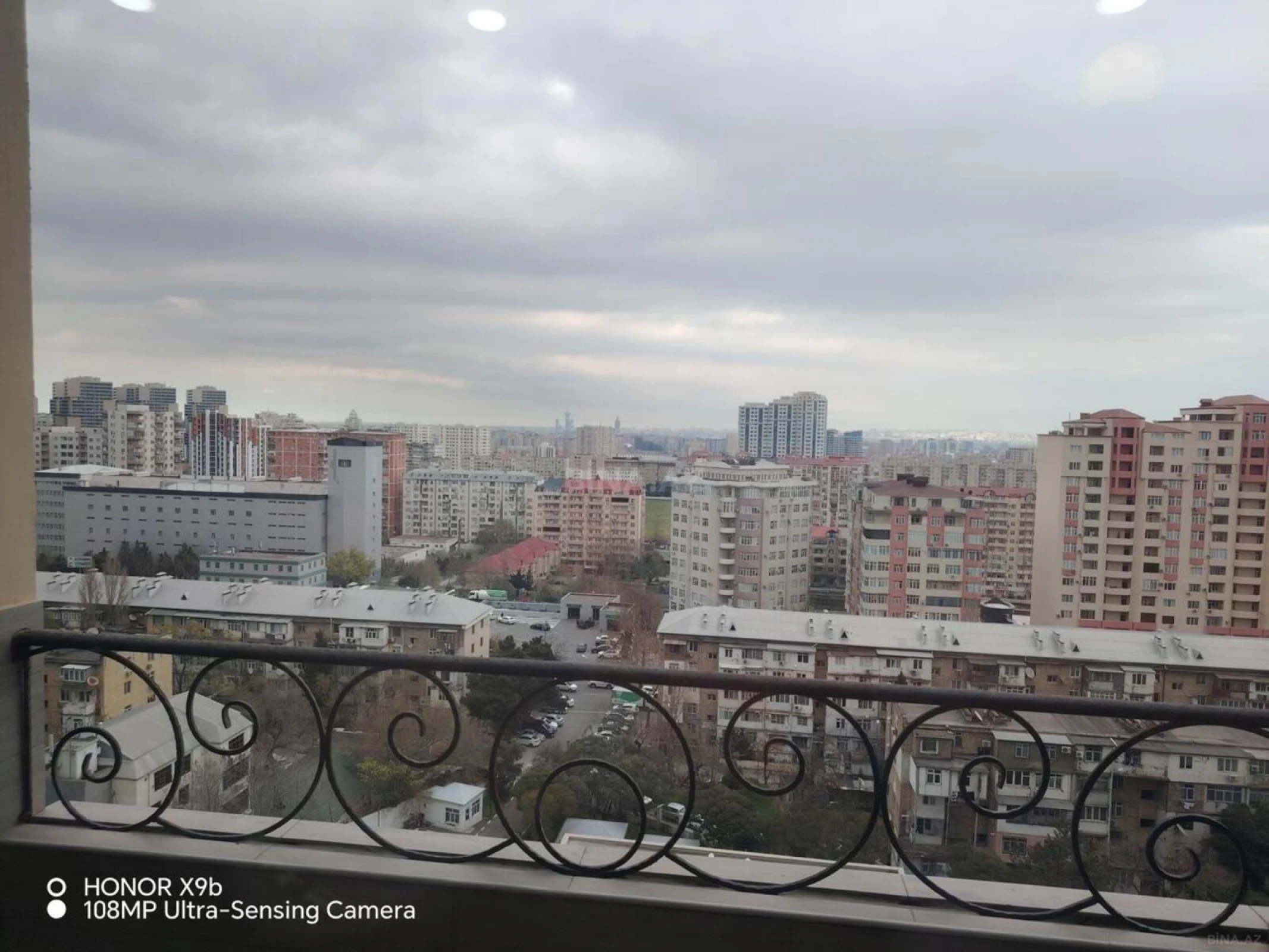Kirayə verilir 2 otaqlı mənzil 120 m²