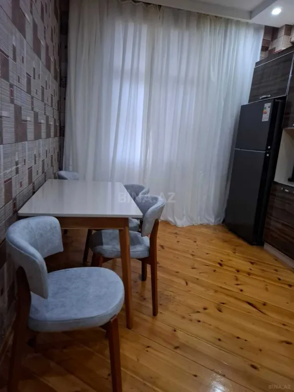 Satılır 3 otaqlı mənzil 105 m²