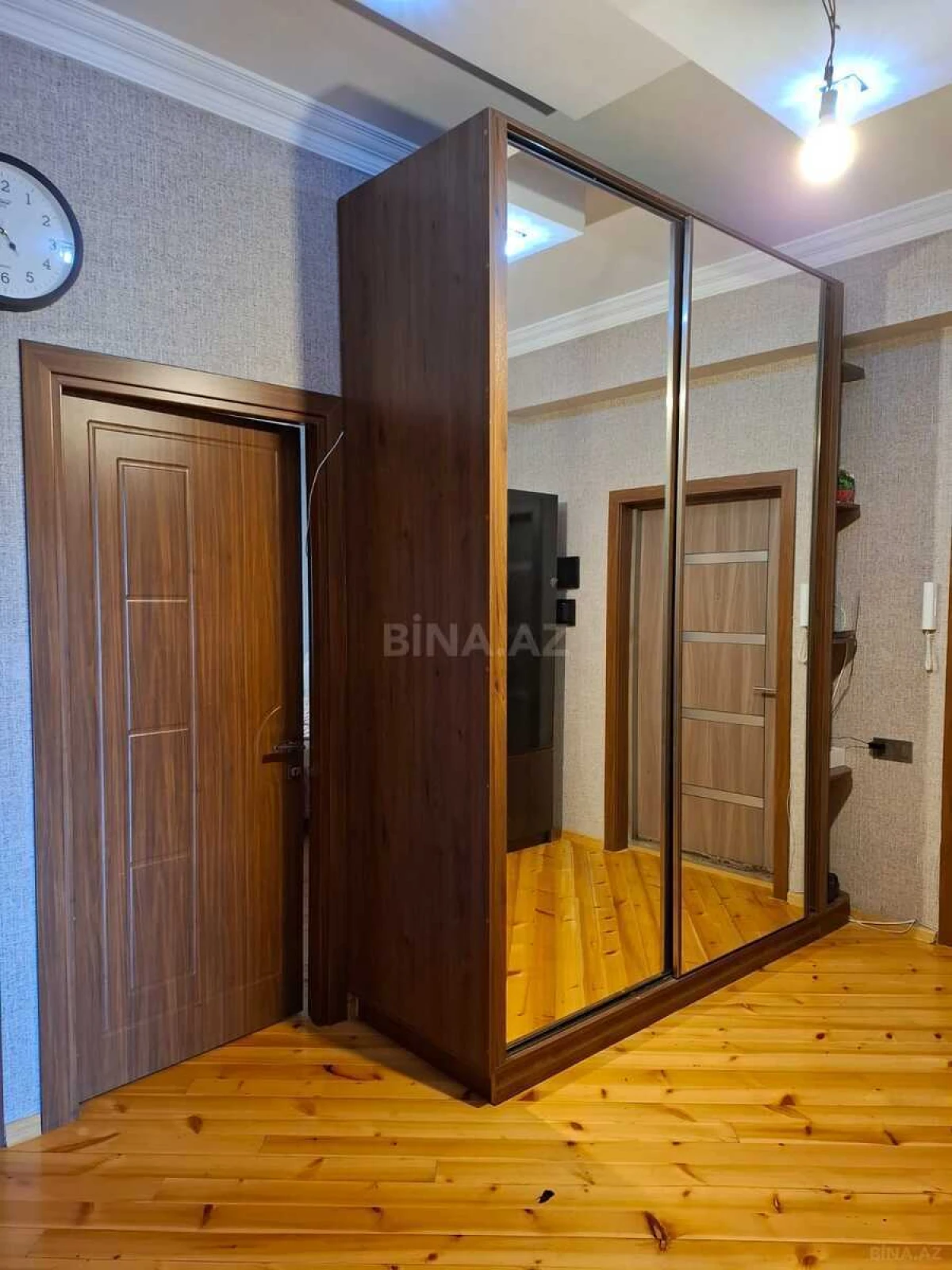 Satılır 3 otaqlı mənzil 105 m²