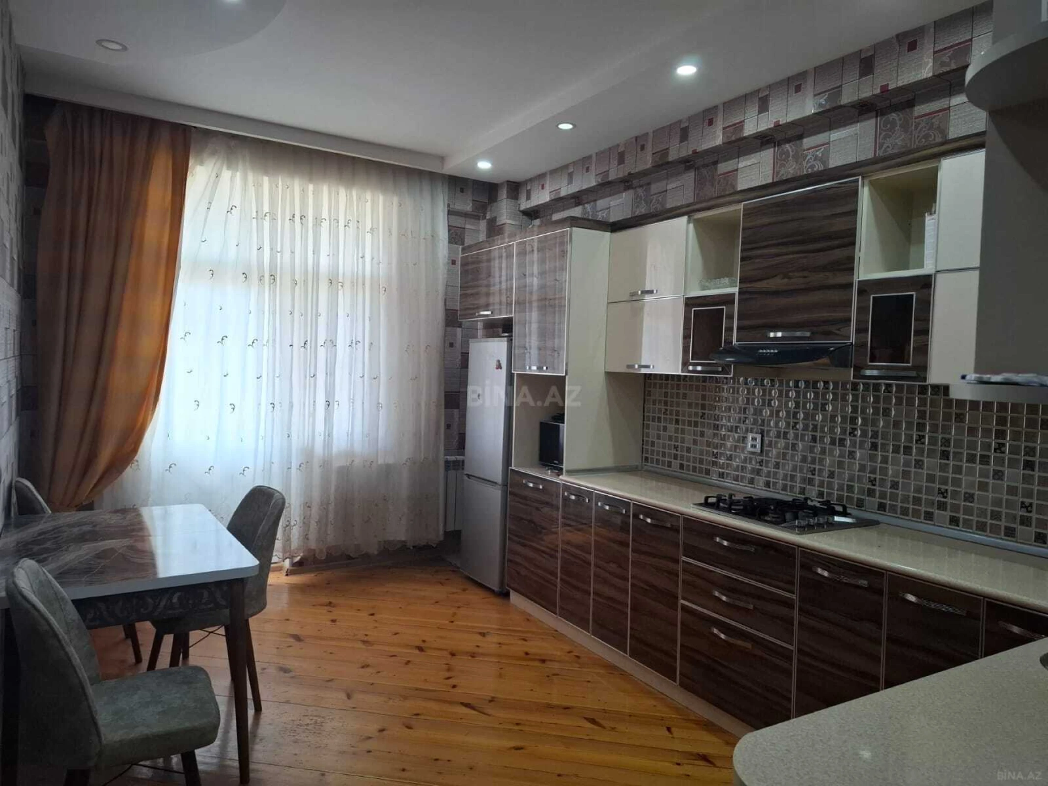 Satılır 3 otaqlı mənzil 105 m²