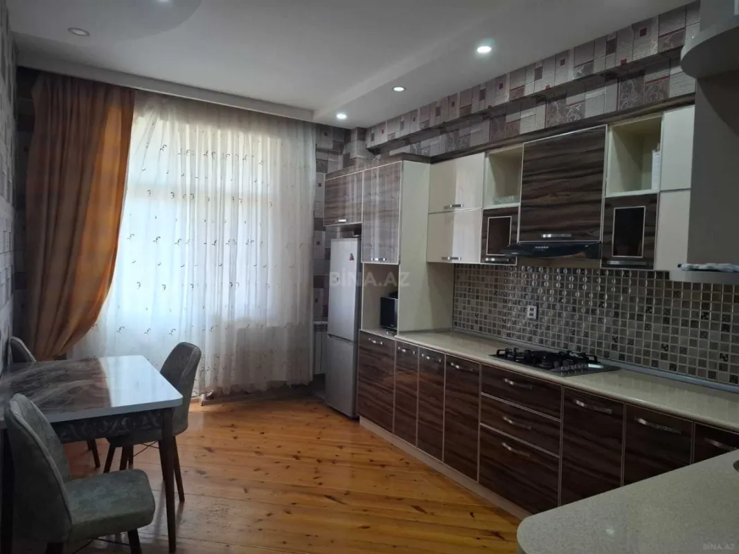 Satılır 3 otaqlı mənzil 105 m²