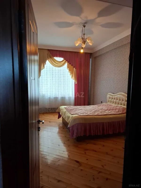 Satılır 3 otaqlı mənzil 105 m²