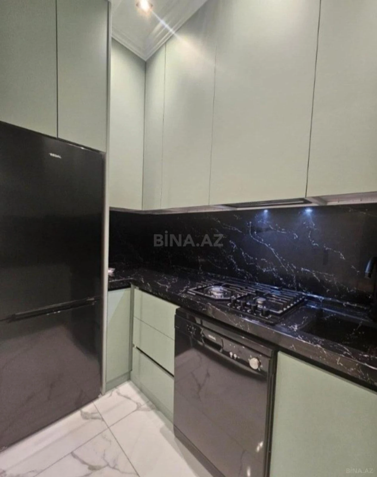 Kirayə verilir 2 otaqlı mənzil 80 m²