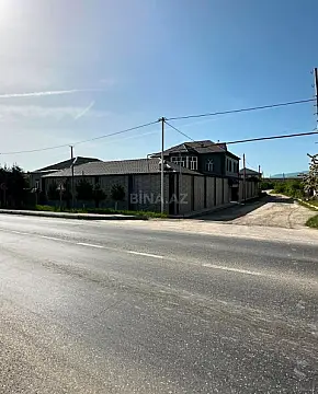 Satılır 5 otaqlı həyət evi 300 m²