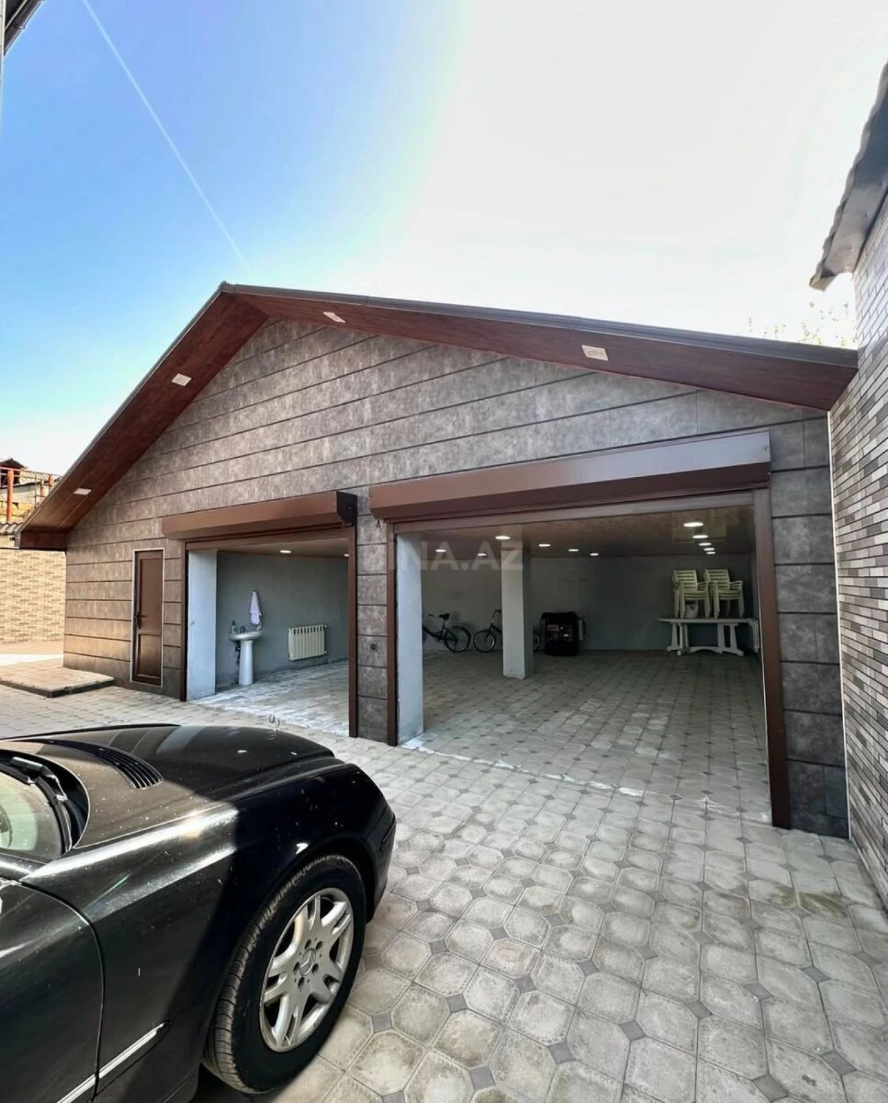 Satılır 5 otaqlı həyət evi 300 m²