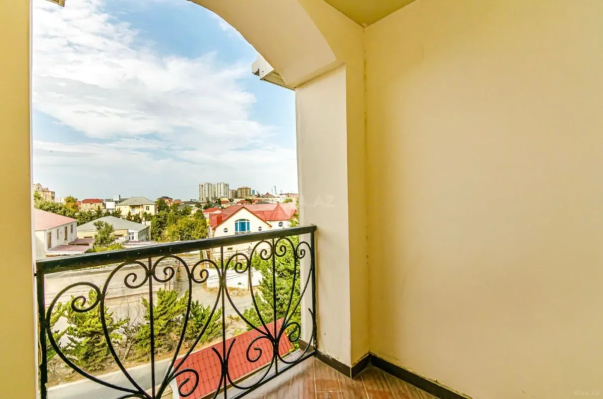 Kirayə verilir 8 otaqlı həyət evi 600 m²