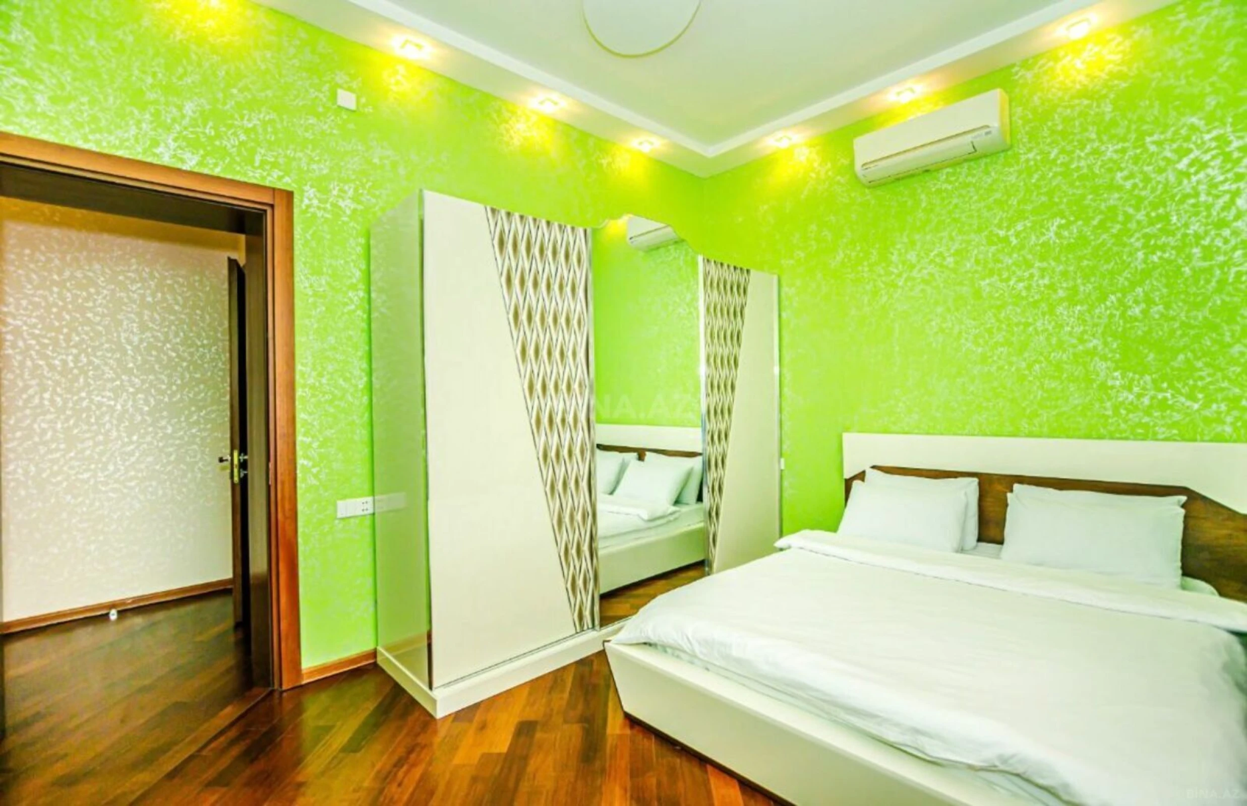 Kirayə verilir 8 otaqlı həyət evi 600 m²