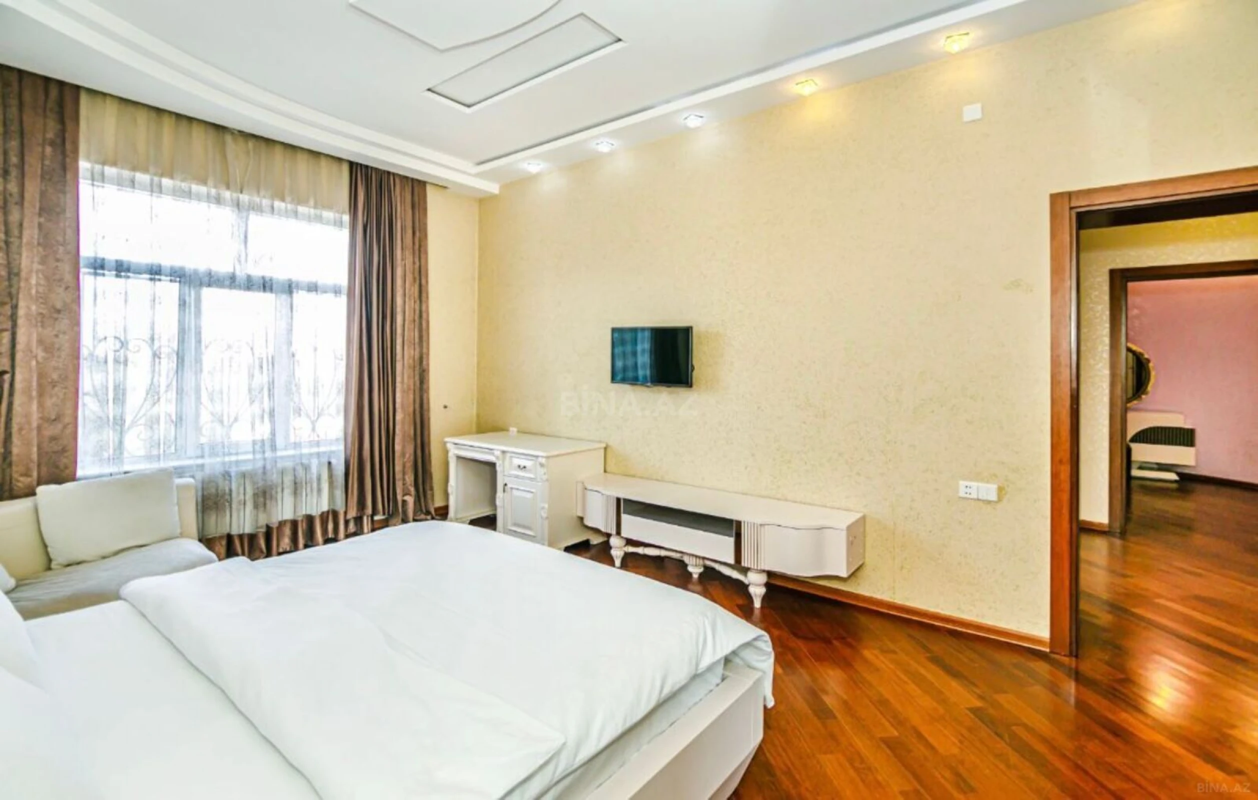 Kirayə verilir 8 otaqlı həyət evi 600 m²