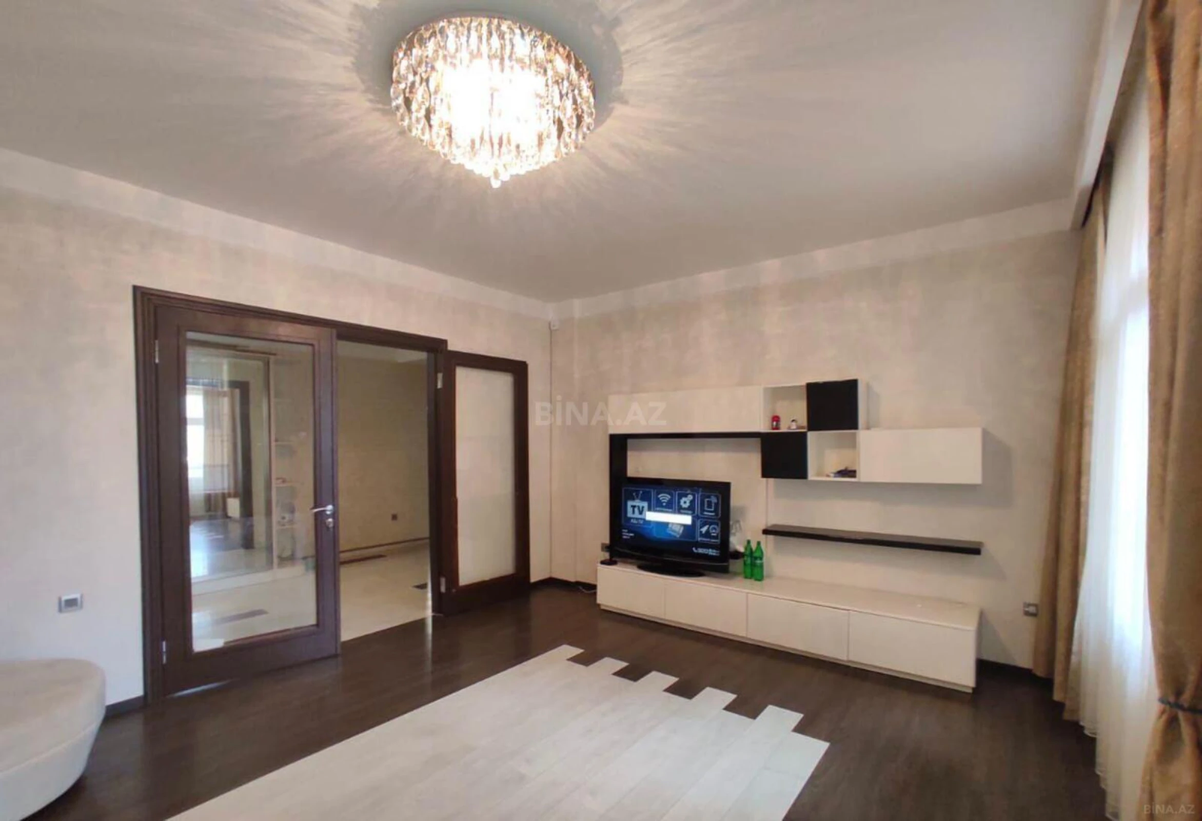 Kirayə verilir 2 otaqlı mənzil 100 m²