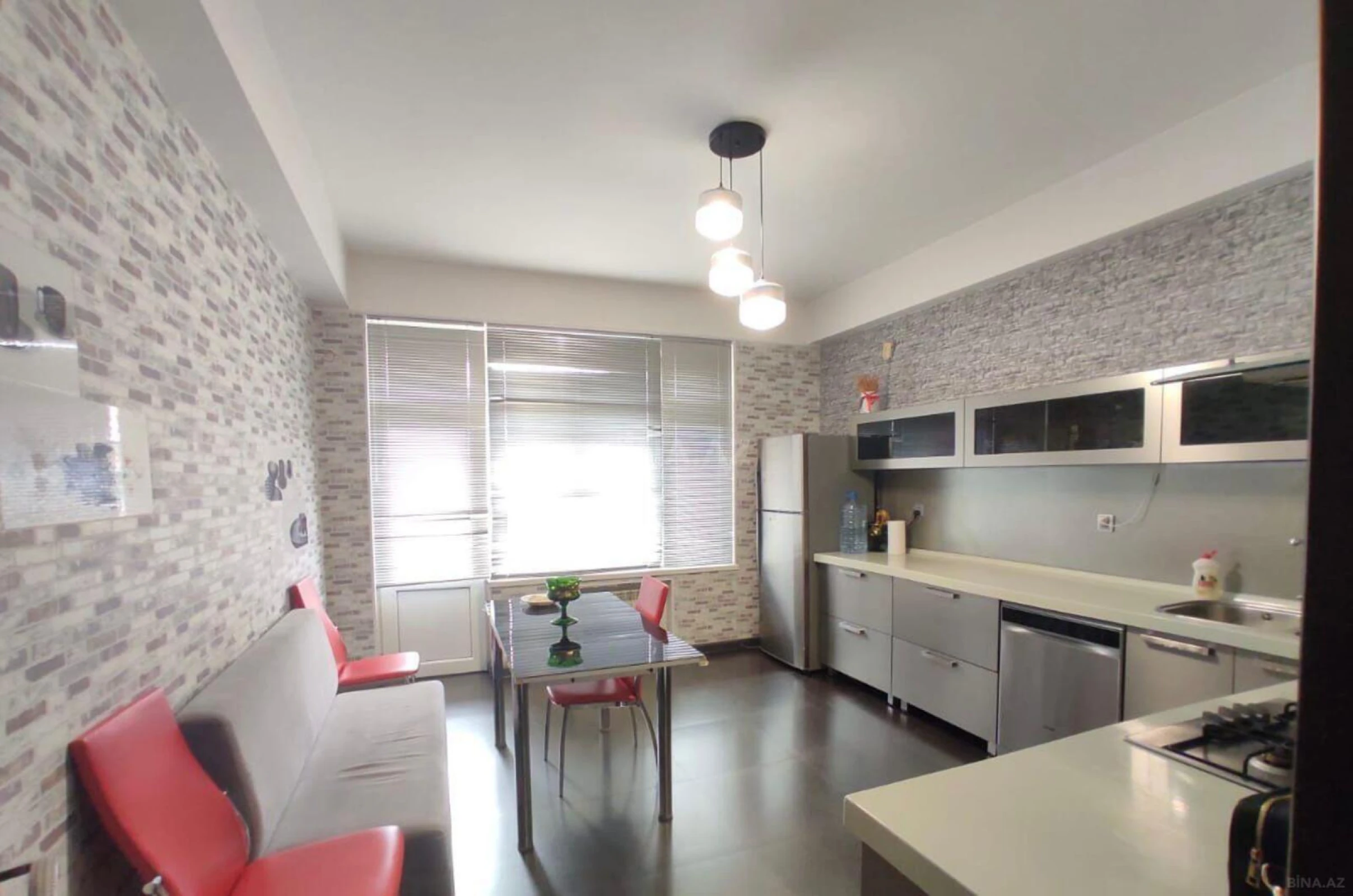 Kirayə verilir 2 otaqlı mənzil 100 m²