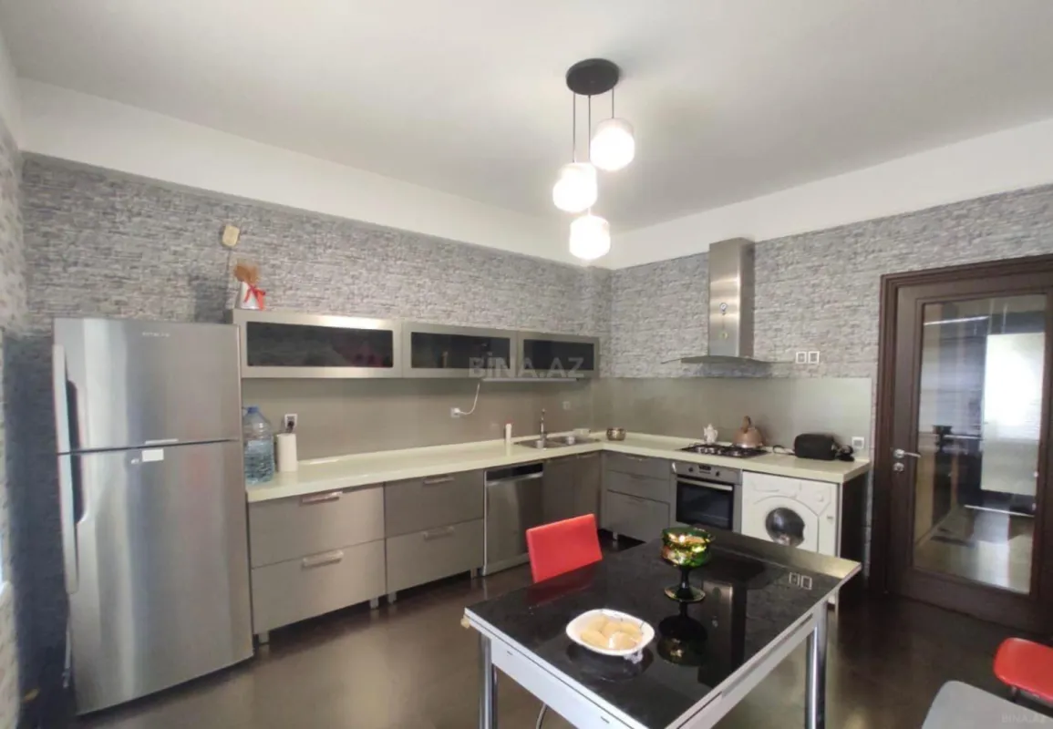 Kirayə verilir 2 otaqlı mənzil 100 m²