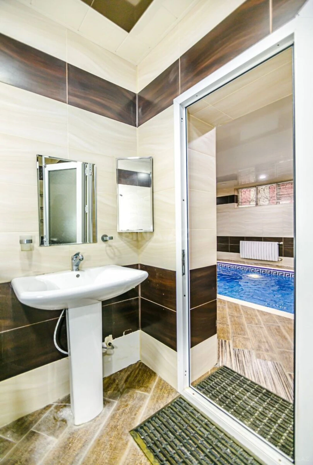 Kirayə verilir 8 otaqlı həyət evi 500 m²