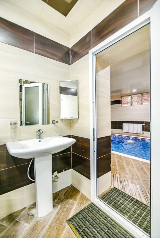 Kirayə verilir 8 otaqlı həyət evi 500 m²