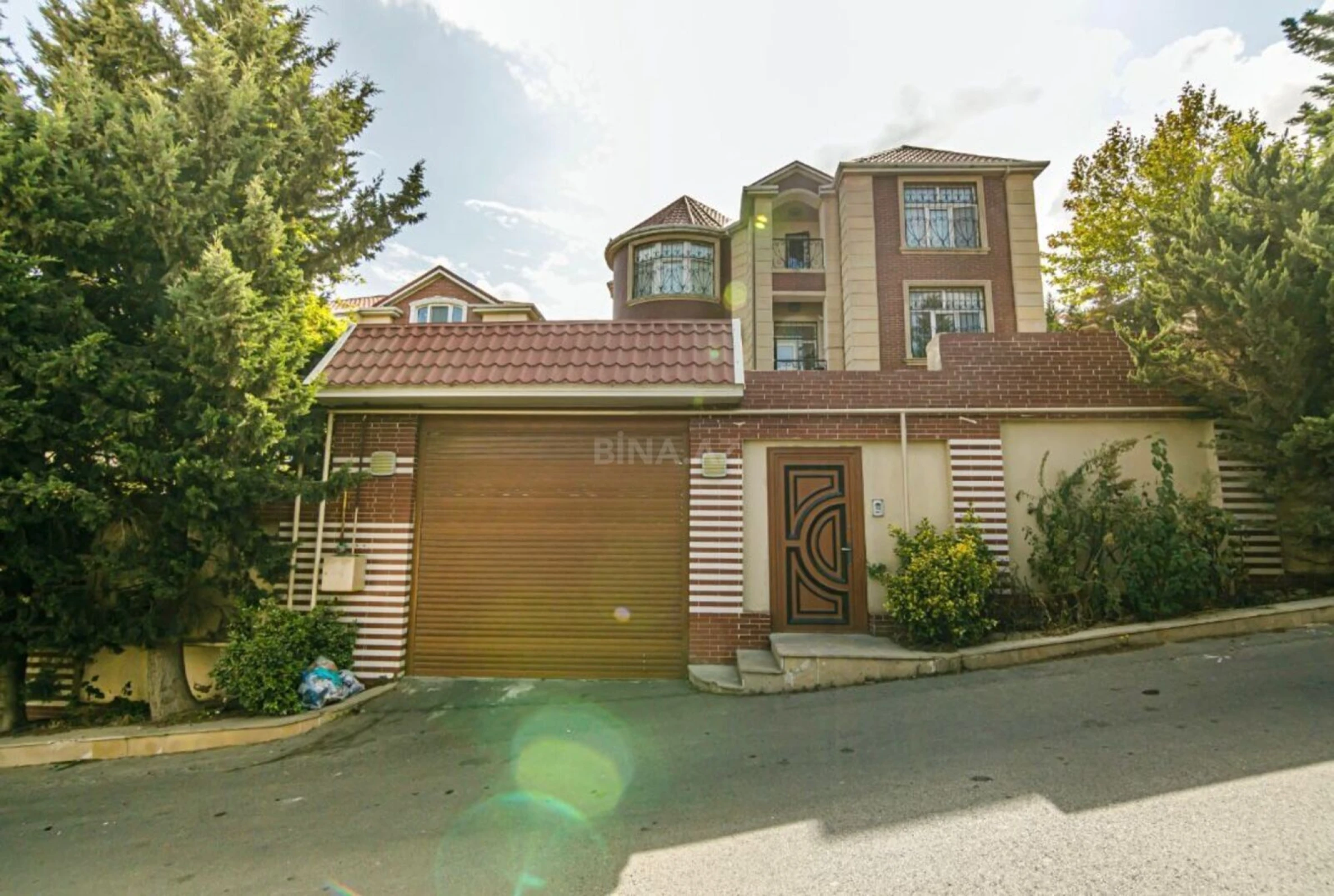 Kirayə verilir 8 otaqlı həyət evi 500 m²