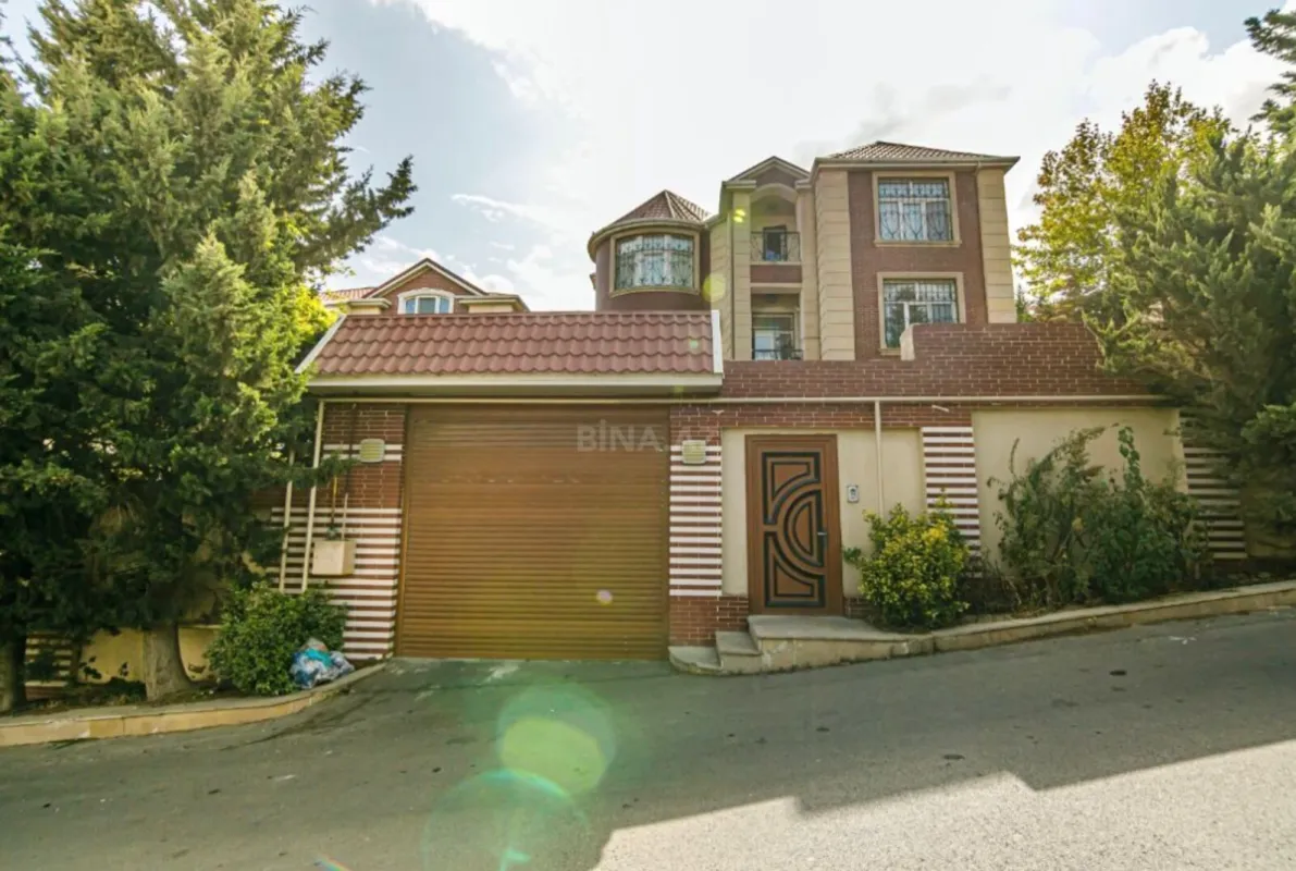 Kirayə verilir 8 otaqlı həyət evi 500 m²