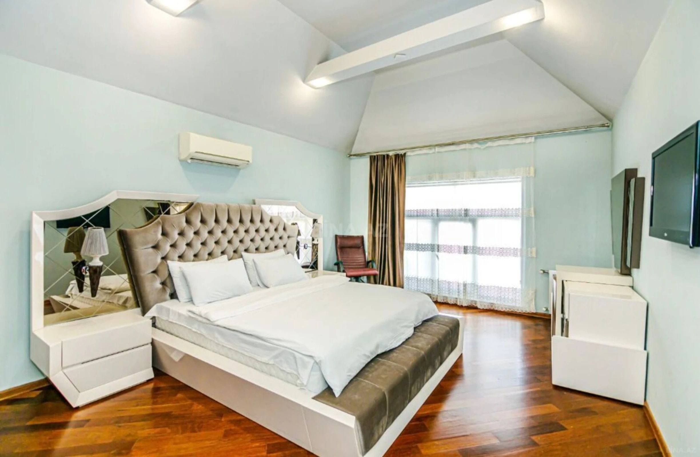 Kirayə verilir 8 otaqlı həyət evi 500 m²