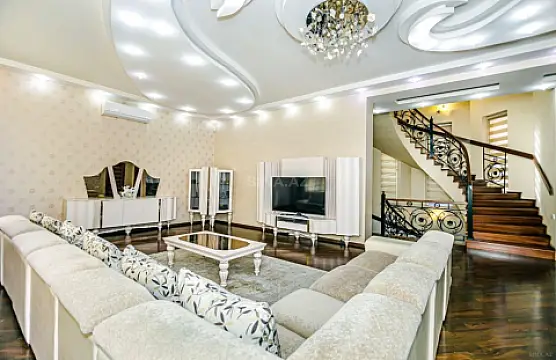 Kirayə verilir 8 otaqlı həyət evi 500 m²