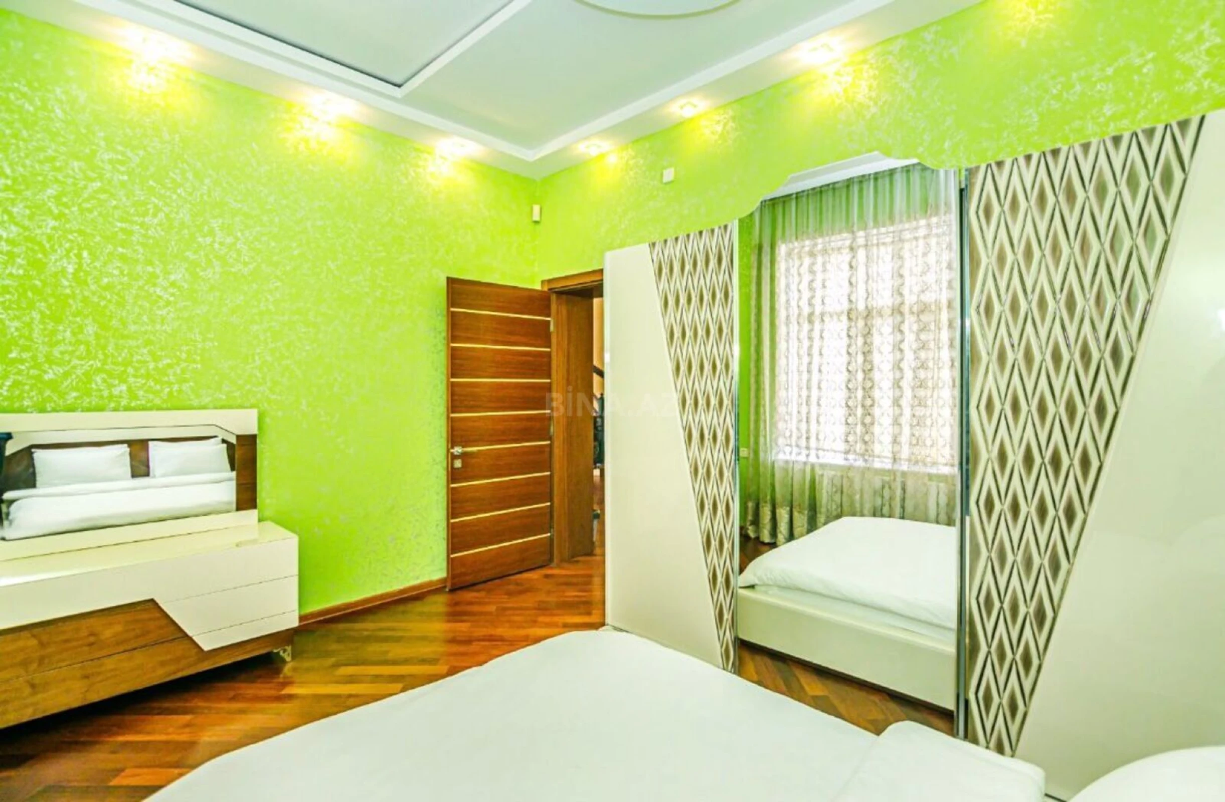 Kirayə verilir 8 otaqlı həyət evi 500 m²