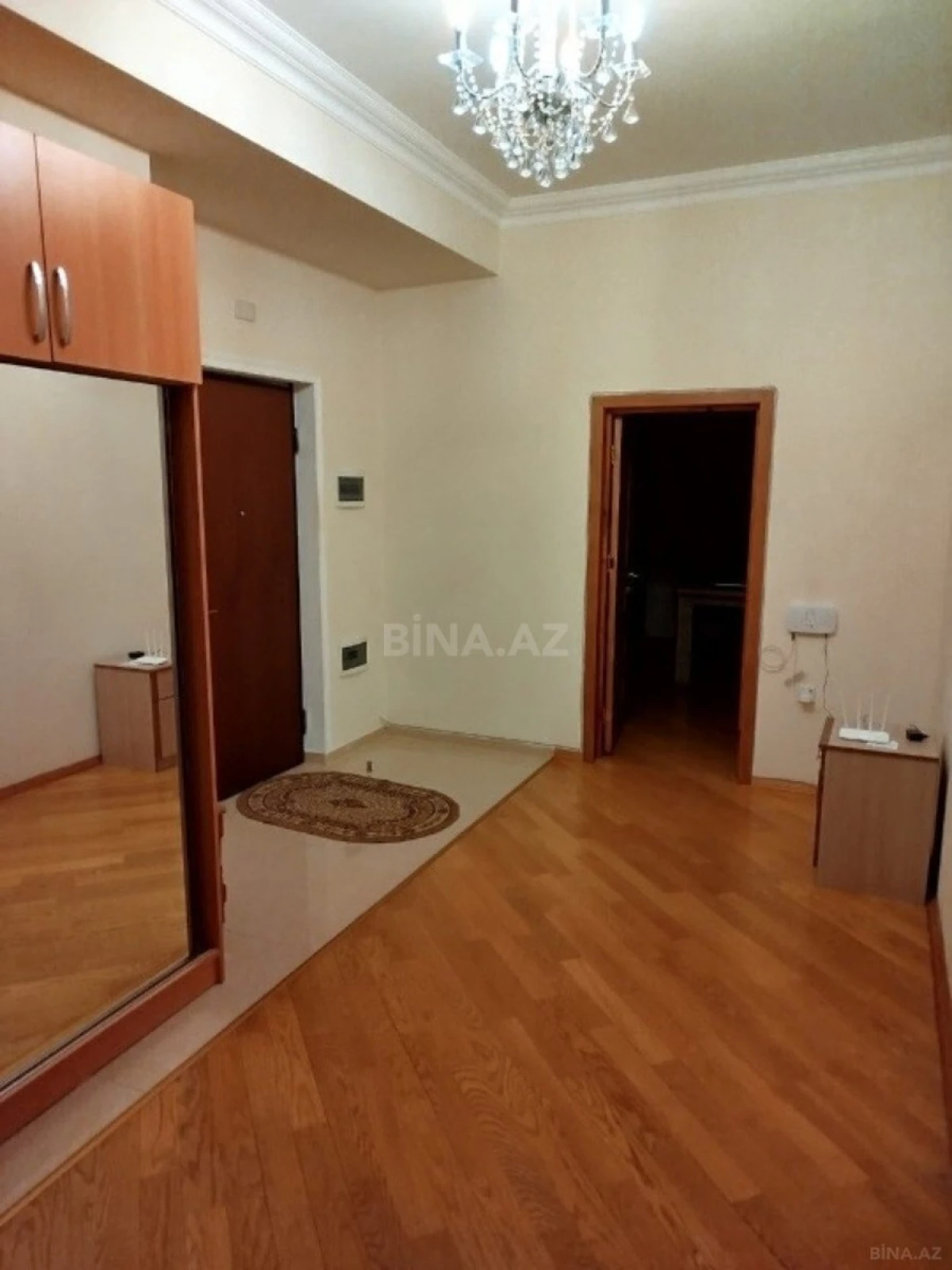 Satılır 3 otaqlı mənzil 137 m²