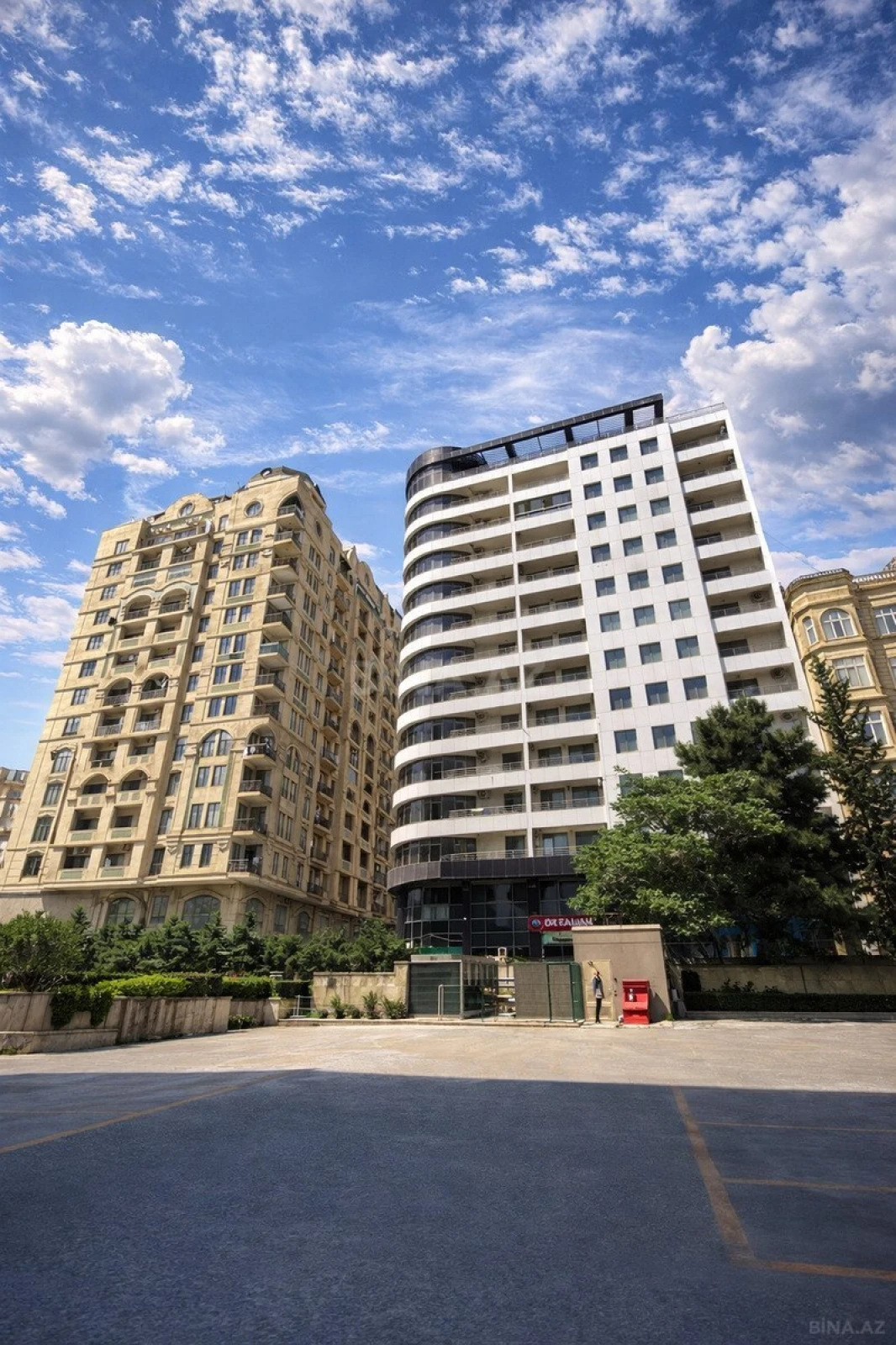 Satılır 3 otaqlı mənzil 137 m²