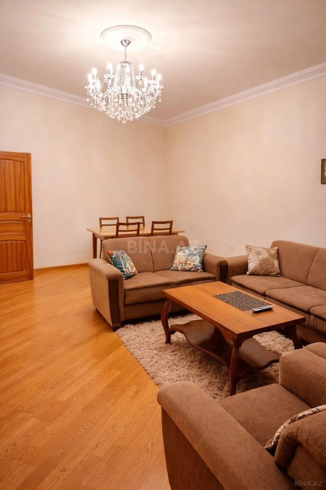 Satılır 3 otaqlı mənzil 137 m²