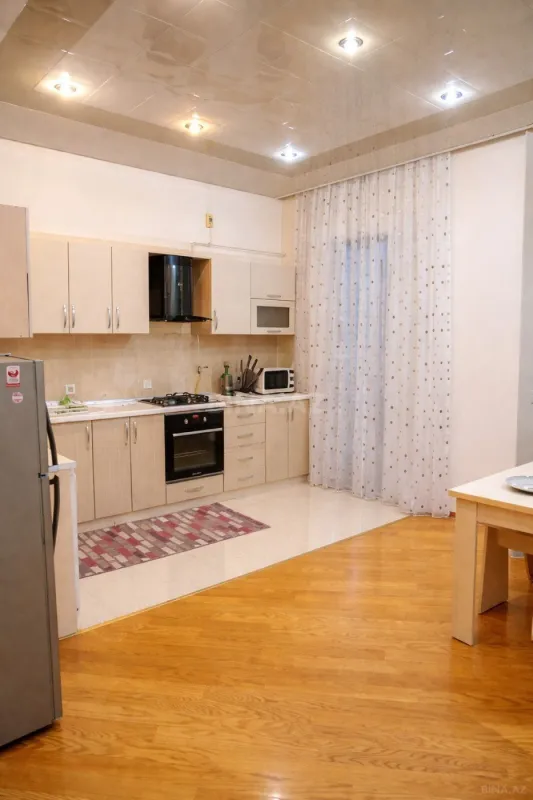 Satılır 3 otaqlı mənzil 137 m²