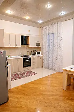 Satılır 3 otaqlı mənzil 137 m²