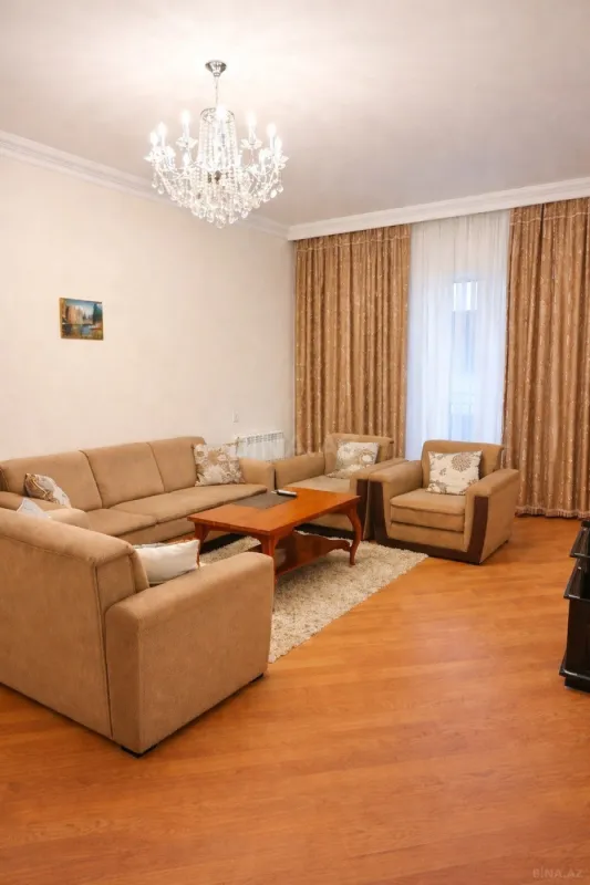 Satılır 3 otaqlı mənzil 137 m²