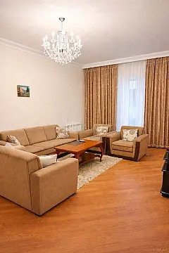 Satılır 3 otaqlı mənzil 137 m²