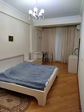 Satılır 3 otaqlı mənzil 137 m²