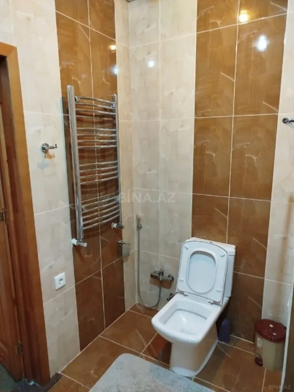 Satılır 3 otaqlı mənzil 137 m²