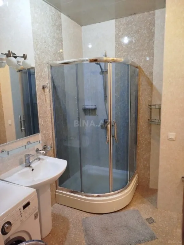 Satılır 3 otaqlı mənzil 137 m²