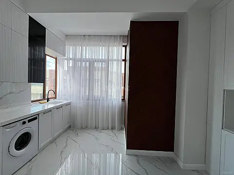 Satılır 3 otaqlı mənzil 82 m²