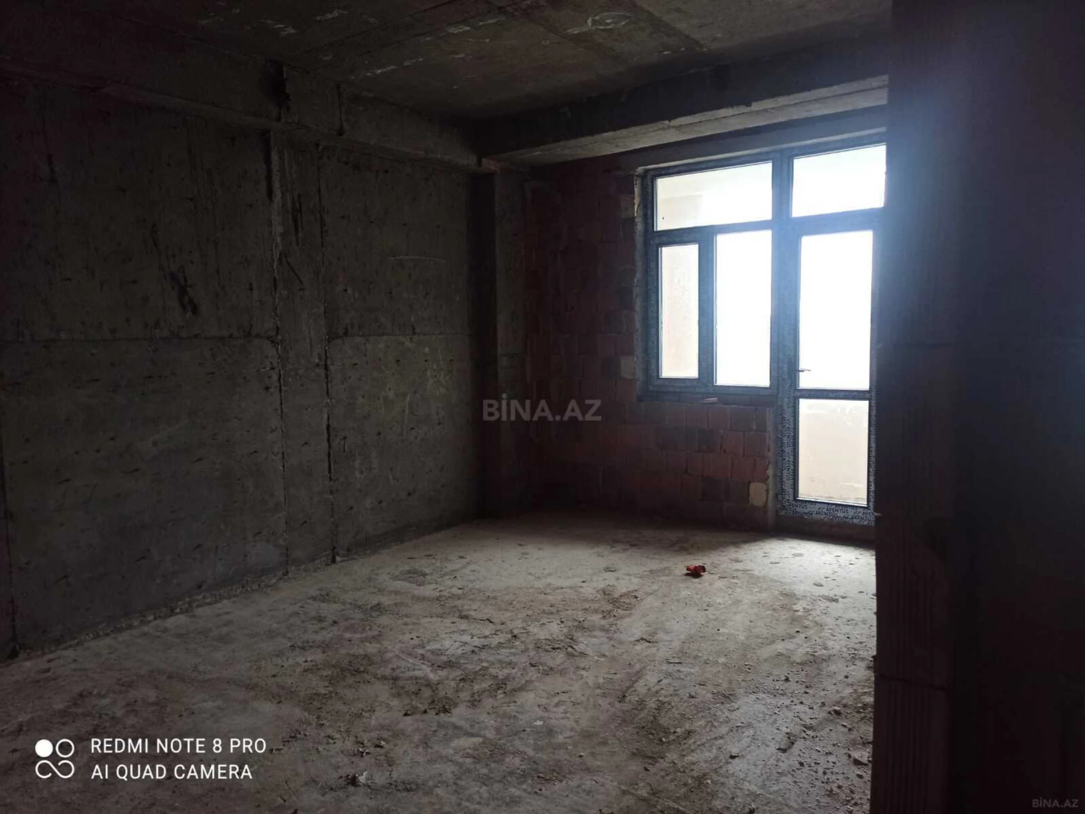 Satılır 2 otaqlı mənzil 105 m²