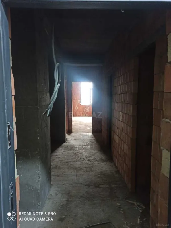 Satılır 2 otaqlı mənzil 105 m²