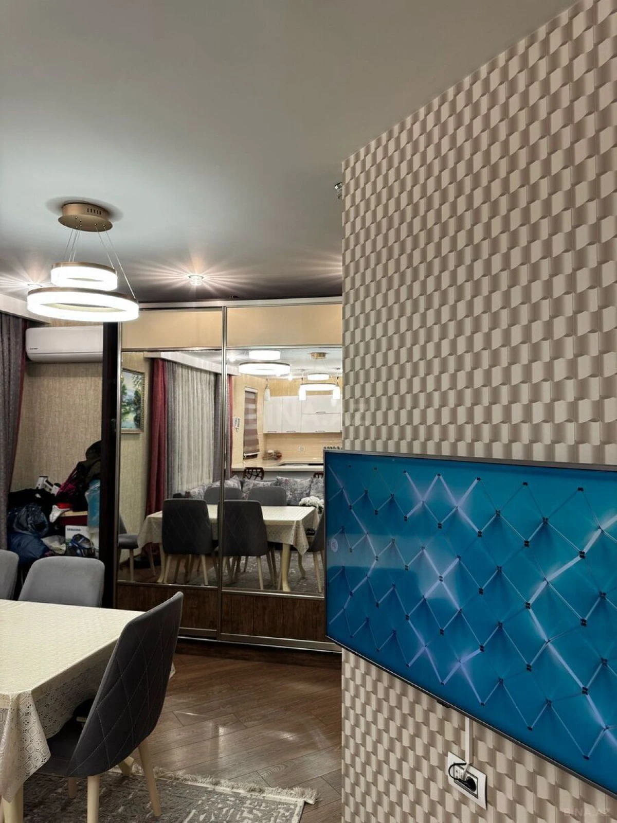 Satılır 7 otaqlı mənzil 187 m²