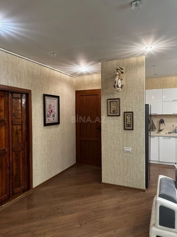 Satılır 7 otaqlı mənzil 187 m²