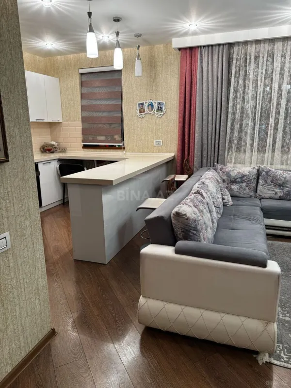 Satılır 7 otaqlı mənzil 187 m²