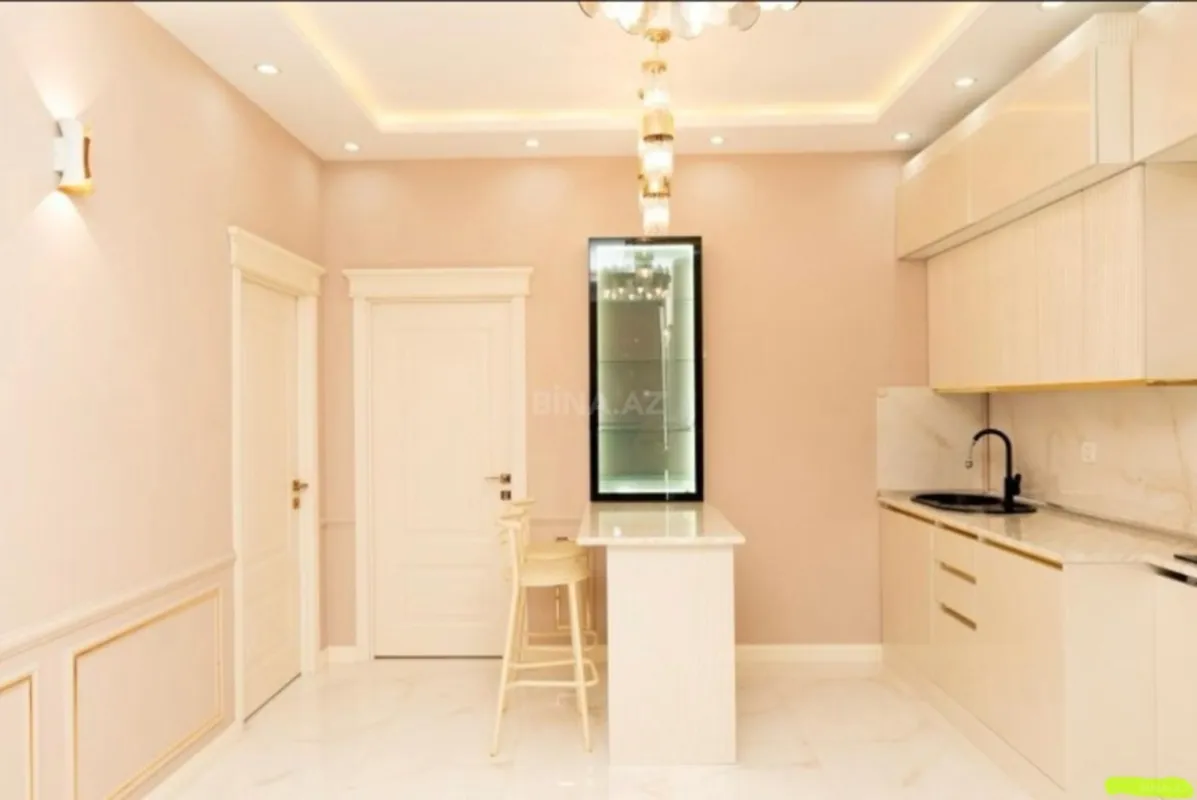 Kirayə verilir 2 otaqlı mənzil 68 m²
