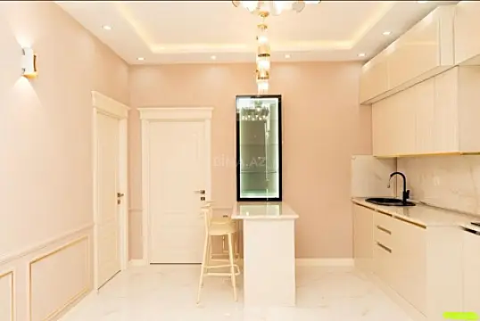 Kirayə verilir 2 otaqlı mənzil 68 m²